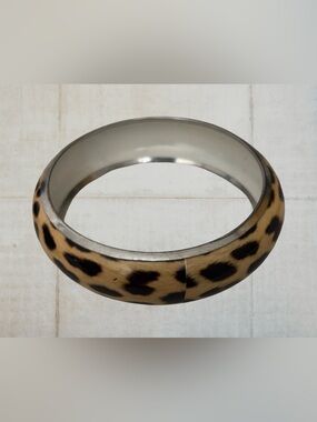 Unique Vintage Gold Leopard Print Bracelet